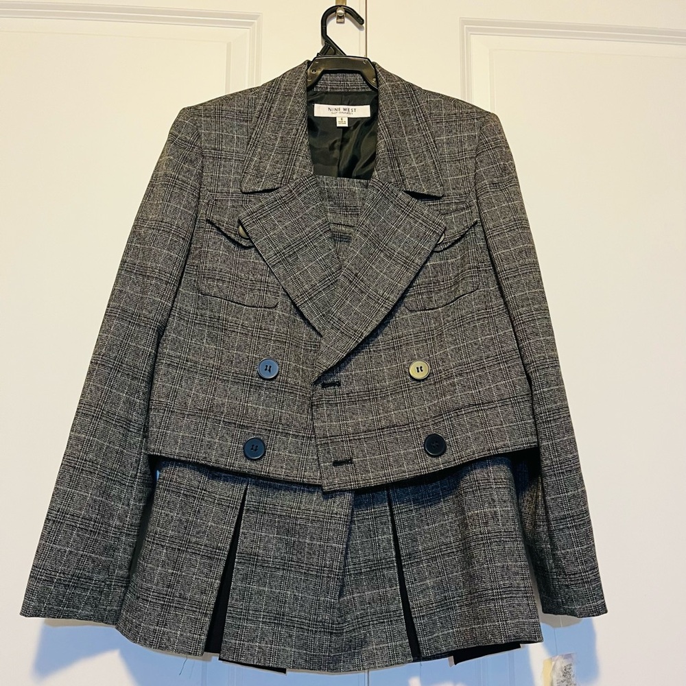 Women's Gray suits new with tag